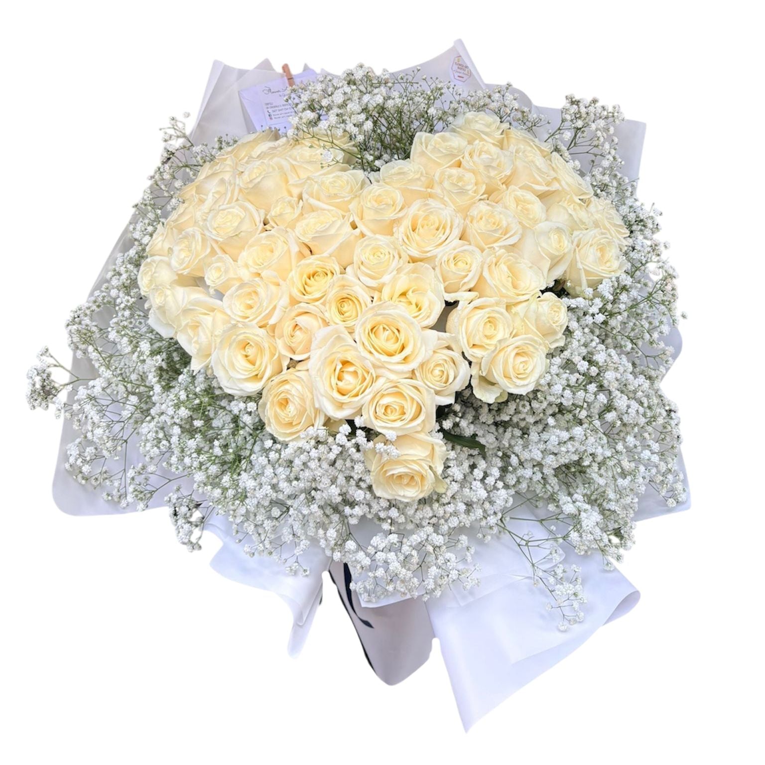 Fascio a cuore con 50 rose bianche e gypsofilia